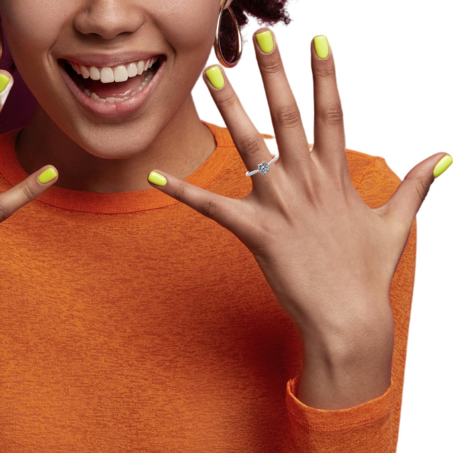 Anillo de compromiso con diamante natural solitario en oro blanco de 14 quilates