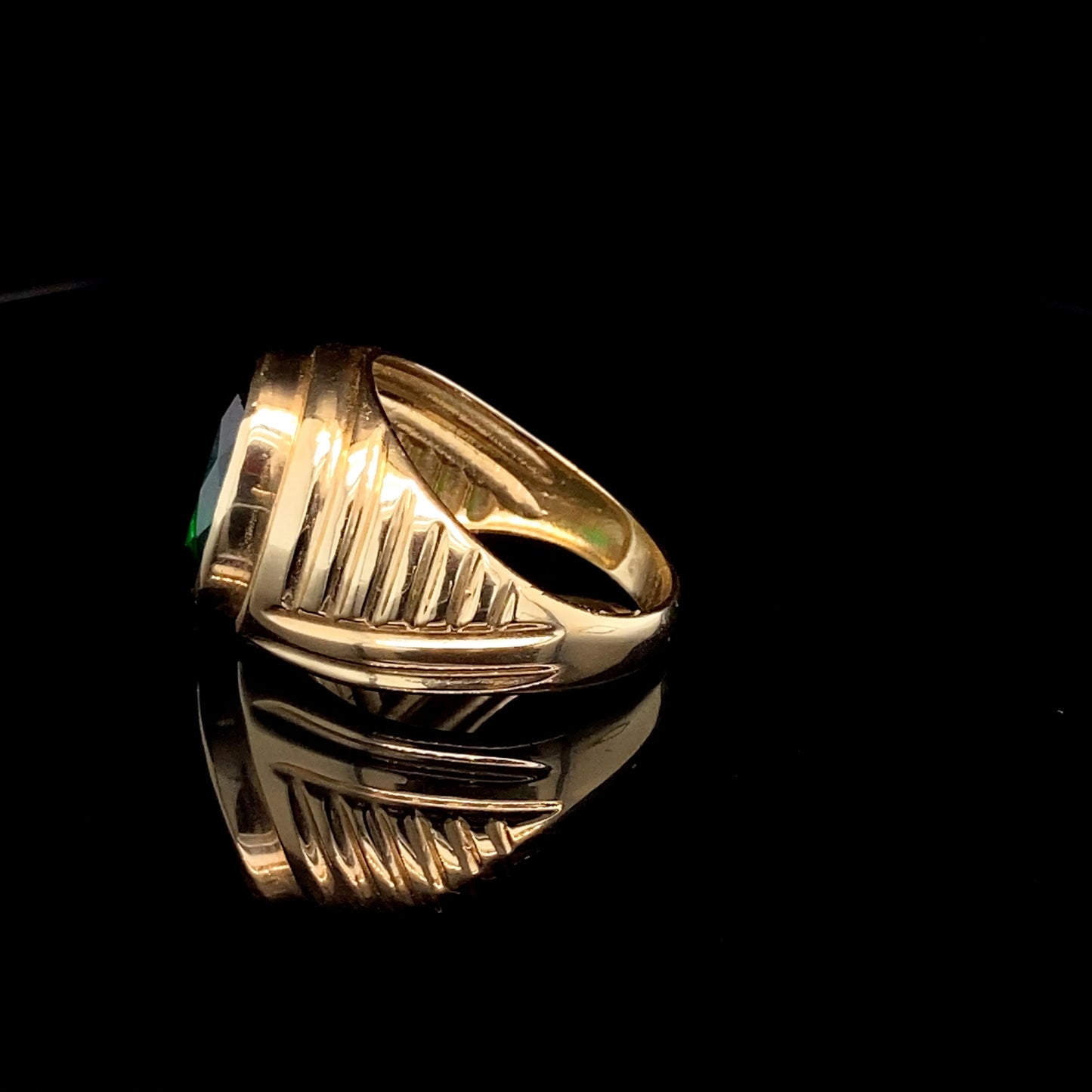 14K Yellow Gold Ring with Green Stone