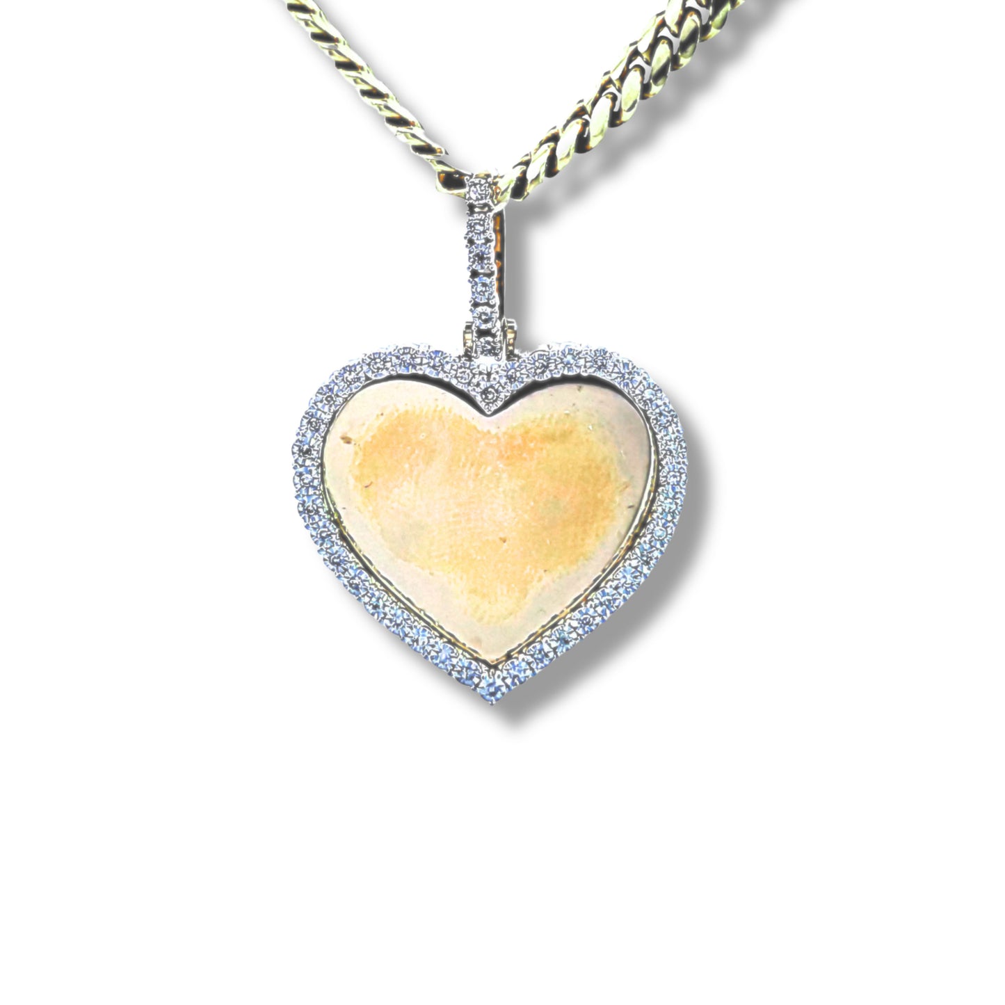 Colgante con imagen de corazón de diamantes y oro amarillo de 10 quilates