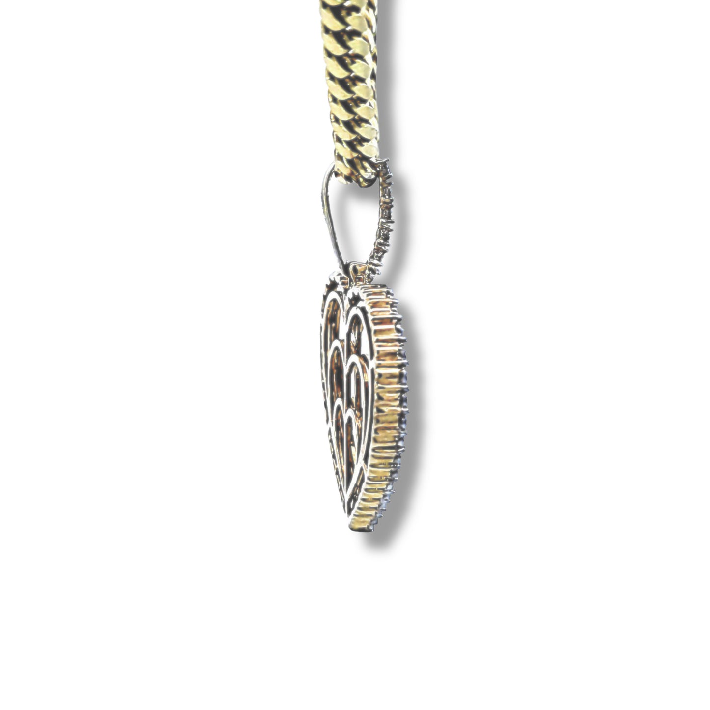 Colgante con imagen de corazón de diamantes y oro amarillo de 10 quilates