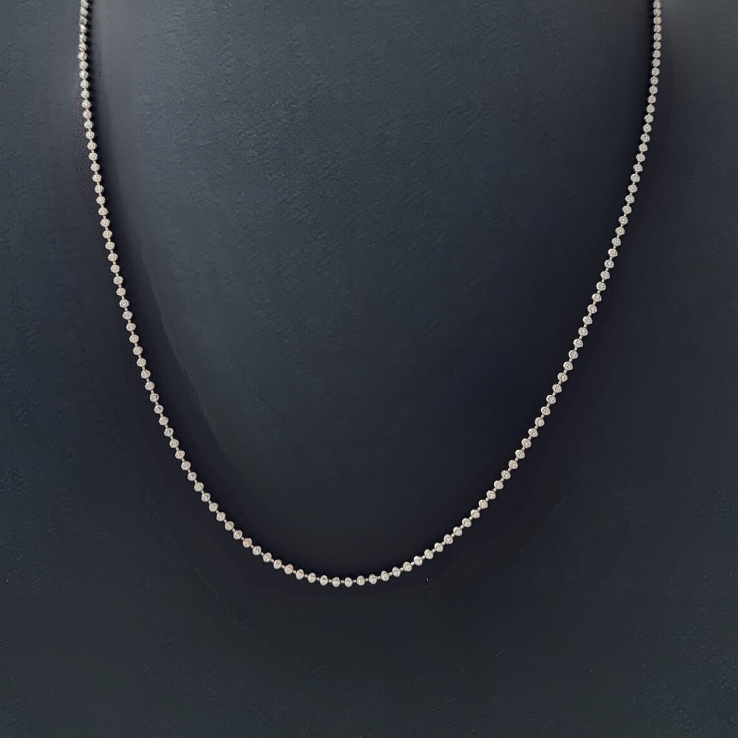 Chaîne à perles en or blanc 14 carats de 24 pouces avec coupe de lune