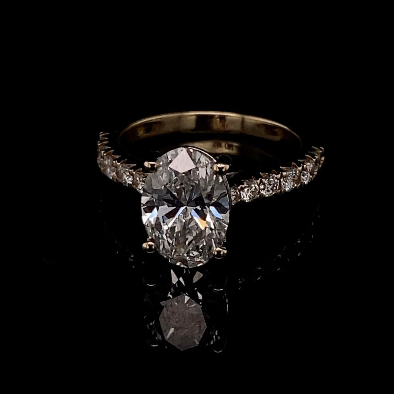 14KT Yellow Gold Oval-Cut Diamond Stone Engagement Ring 2.5 Carat
