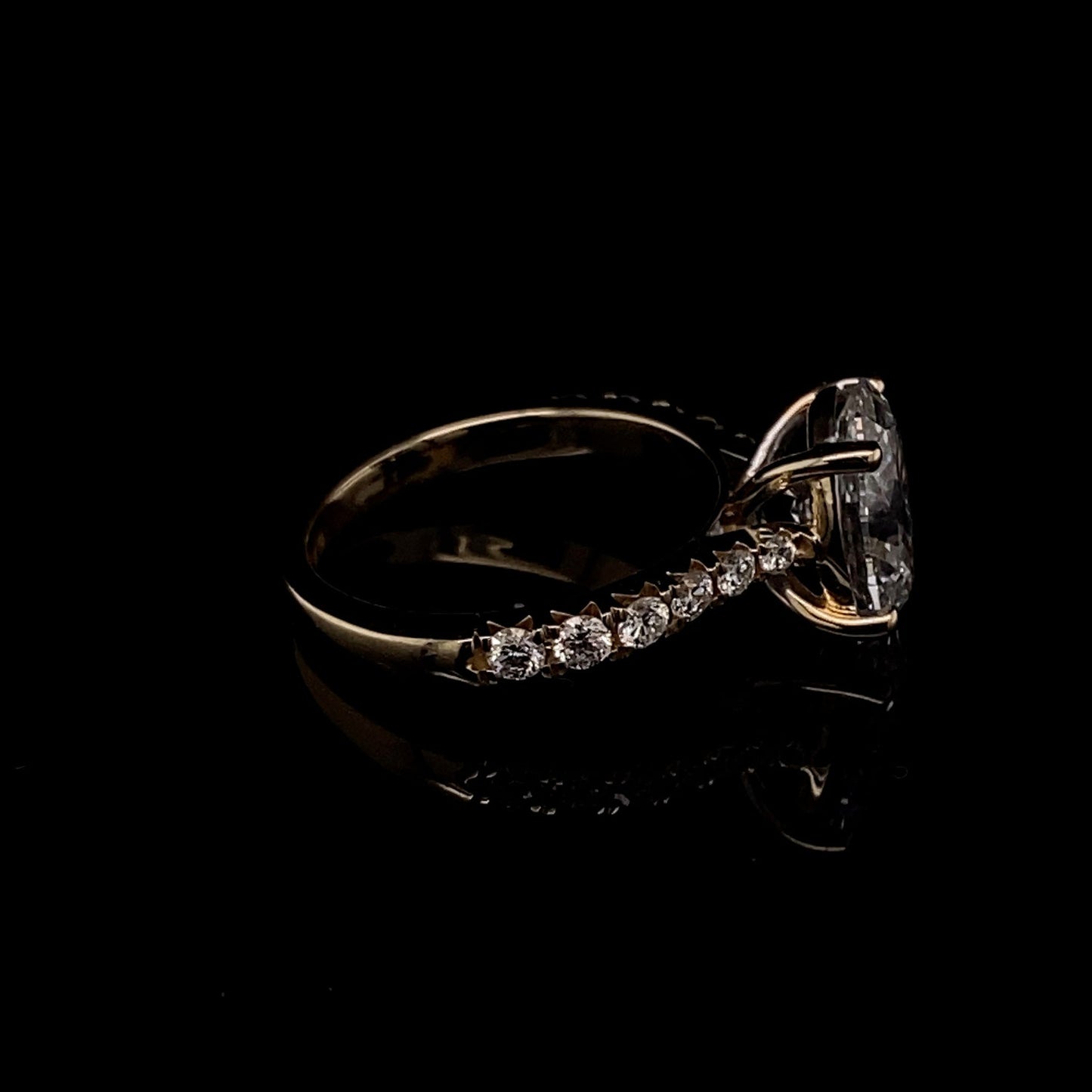 14KT Yellow Gold Oval-Cut Diamond Stone Engagement Ring 2.5 Carat