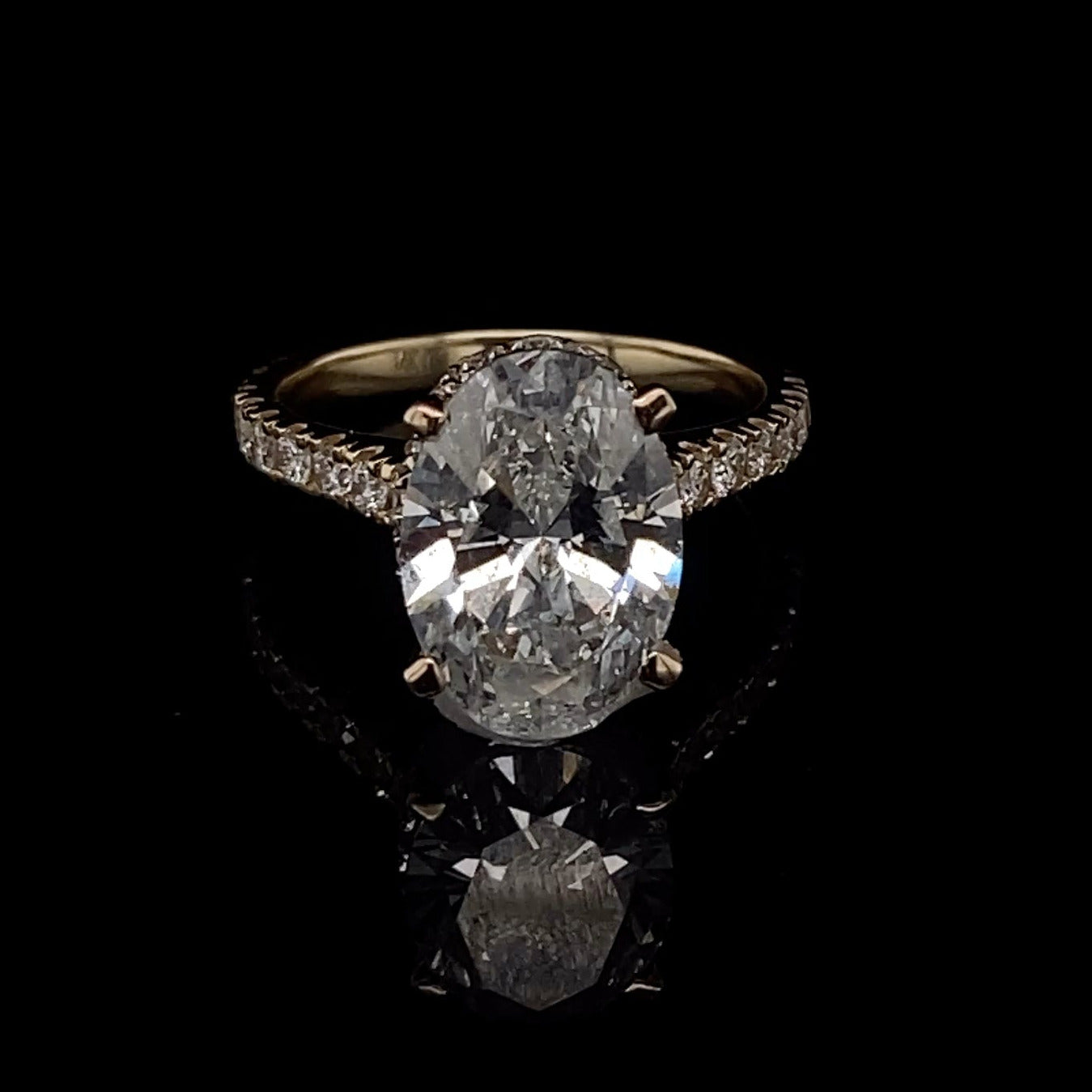 14KT Yellow Gold Oval-Cut Diamond Engagement Ring 4 carat