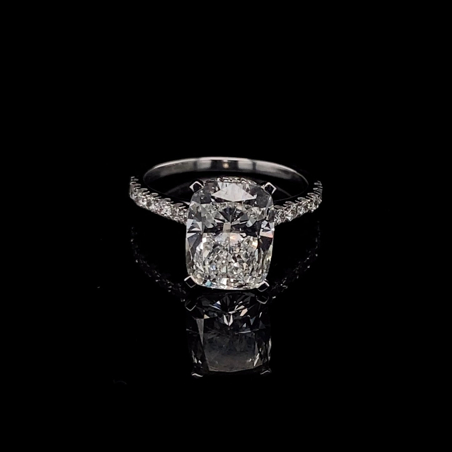14KT White Gold Cushion-Cut Diamond Engagement Ring 4.6 Carat
