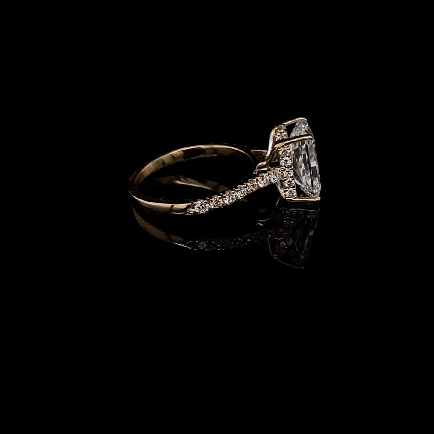 14KT Yellow Gold Cushion-Cut Diamond Engagement Ring 2.5 Carat