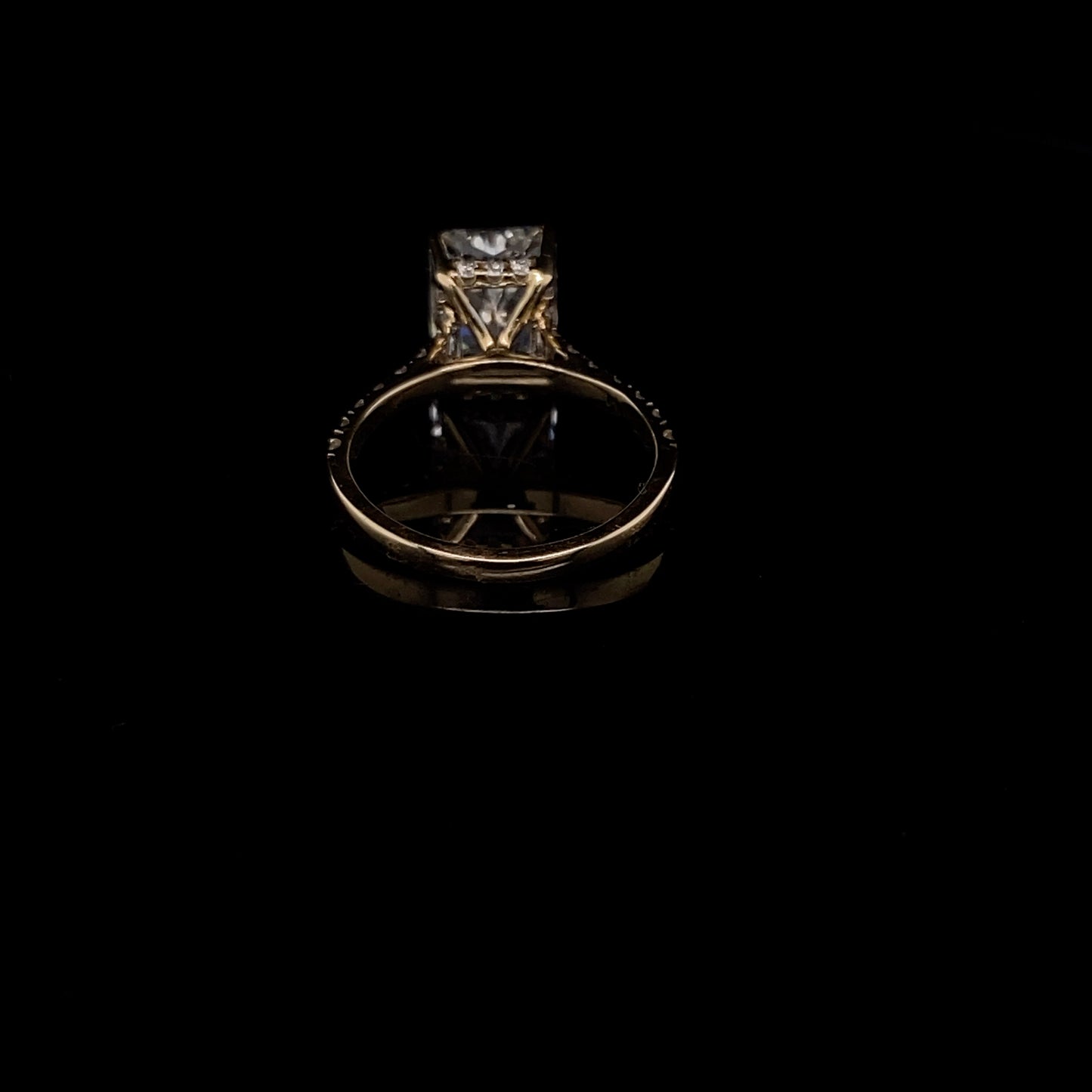 14KT Yellow Gold Cushion-Cut Diamond Engagement Ring 2.5 Carat