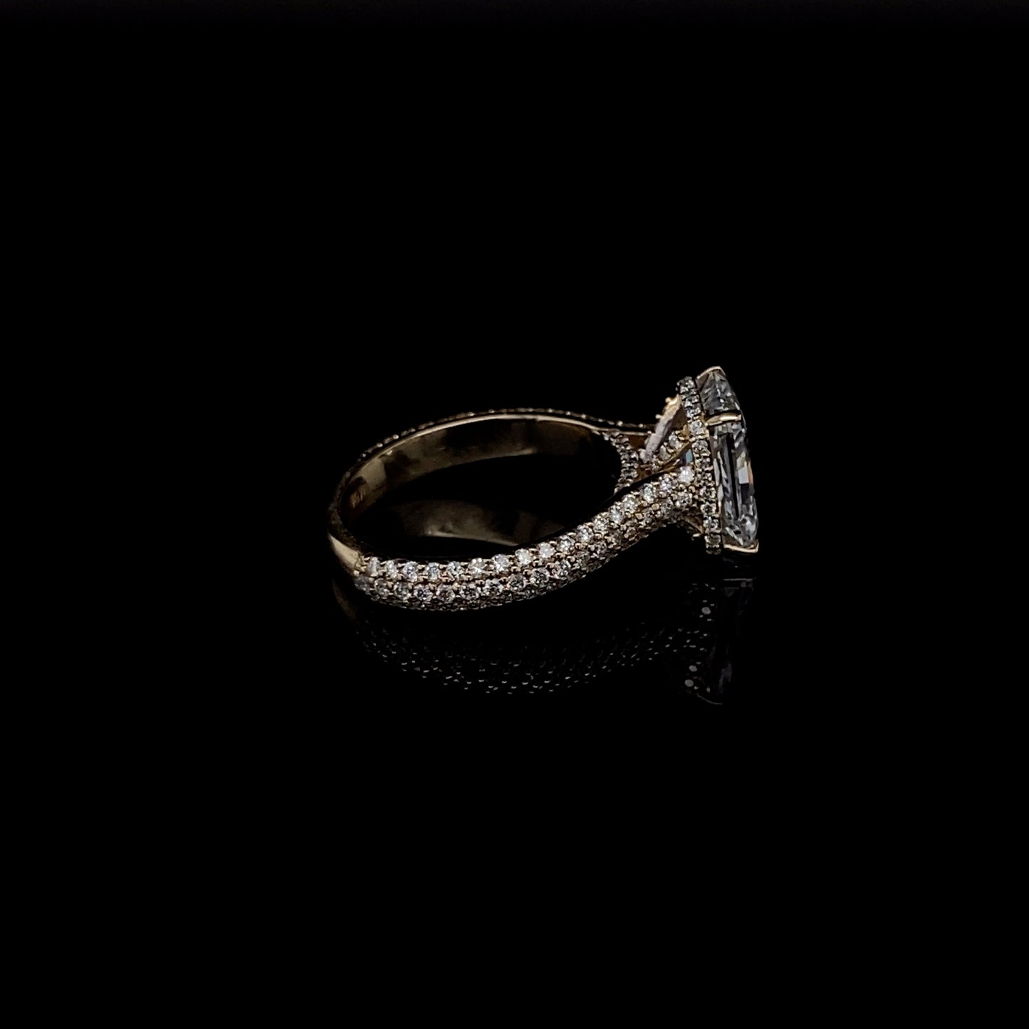 14KT Yellow Gold Radiant-Cut Diamond Engagement Ring 3.9 Carat