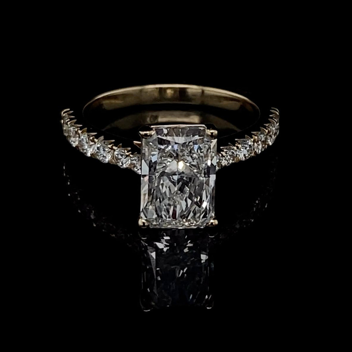 14KT Yellow Gold Radiant-Cut Diamond Engagement Ring 2.5 Carat
