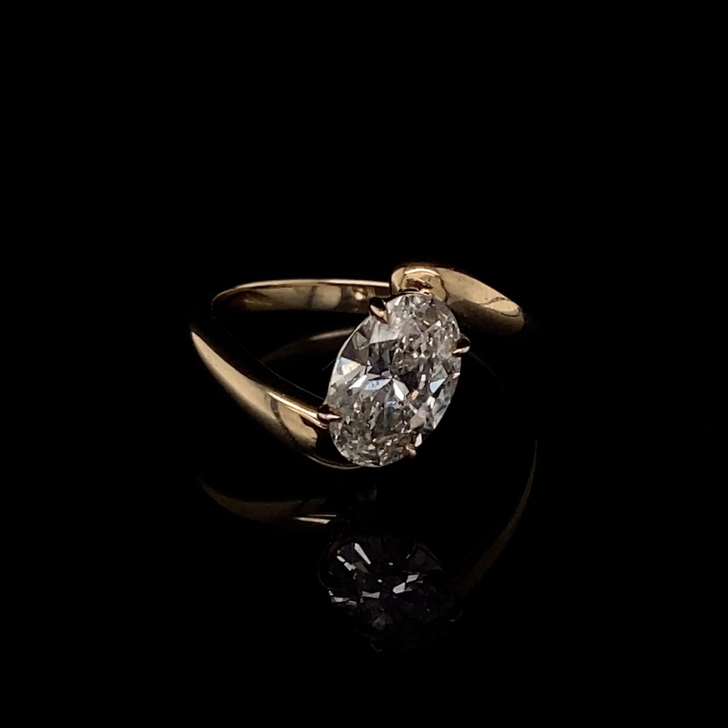 14KT Yellow Gold Oval-Cut Diamond Ring 1.5 Carat