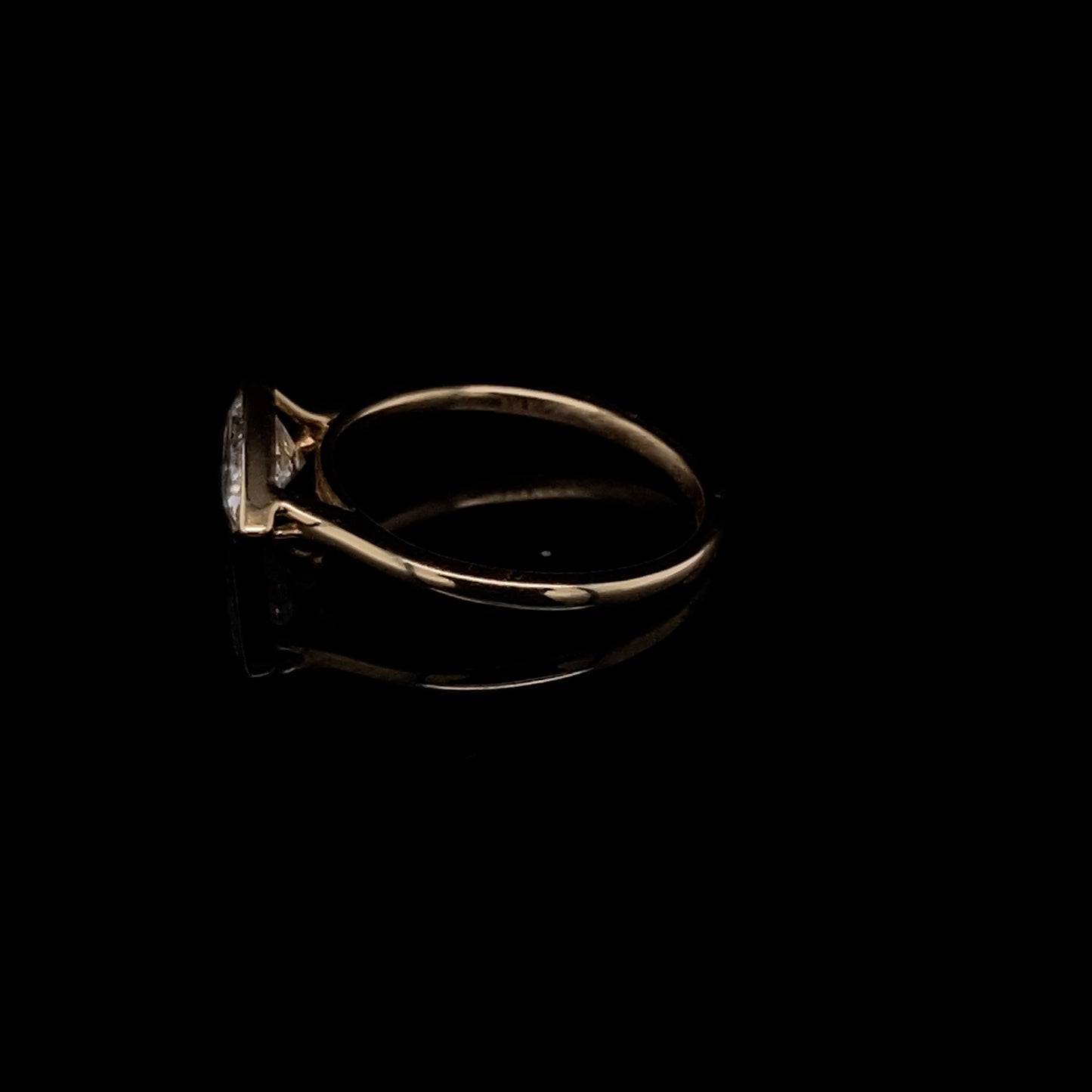 14KT Yellow Gold Pear-Cut Diamond Ring 1.5 Carat