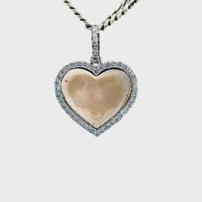 Colgante con imagen de corazón de diamantes y oro amarillo de 10 quilates