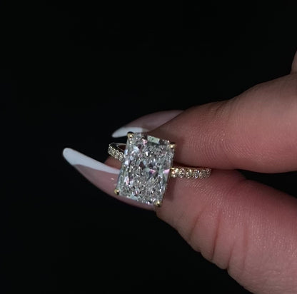 14KT Yellow Gold Radiant-Cut Diamond Engagement Ring 5 Carat