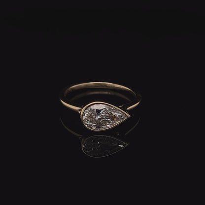 14KT Yellow Gold Pear-Cut Diamond Ring 1.5 Carat