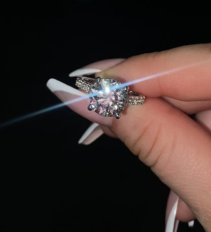14KT White Gold Round-Cut Diamond Engagement Ring 4 Carat