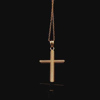 Dije de cruz de bebé en miniatura de oro amarillo de 14 quilates