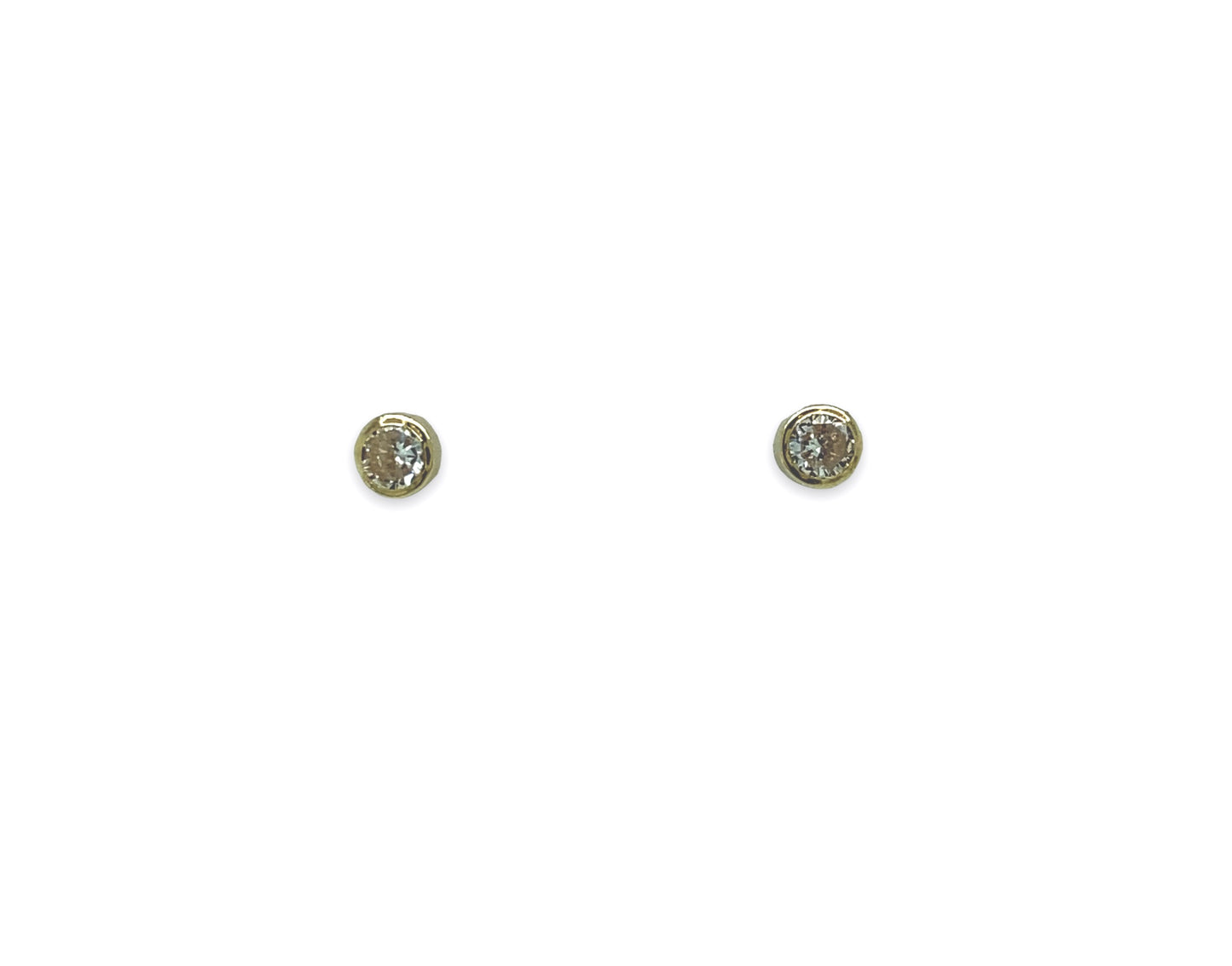 Pendientes micro con botón en oro amarillo de 14 quilates
