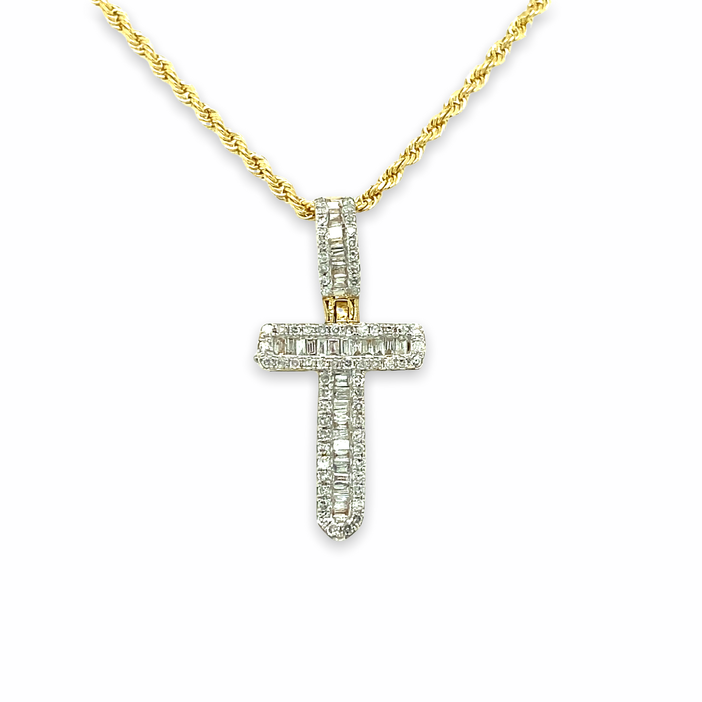 Pendentif lettres en or 10 carats et diamants