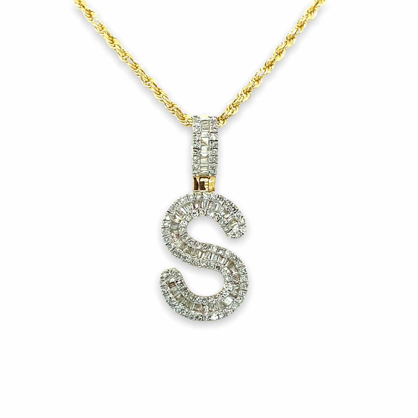 Pendentif lettres en or 10 carats et diamants