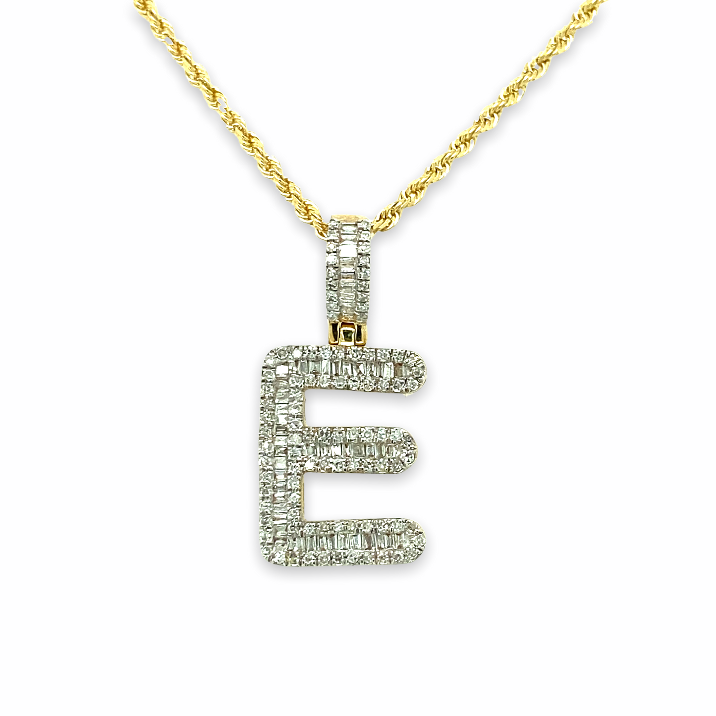 Pendentif lettres en or 10 carats et diamants
