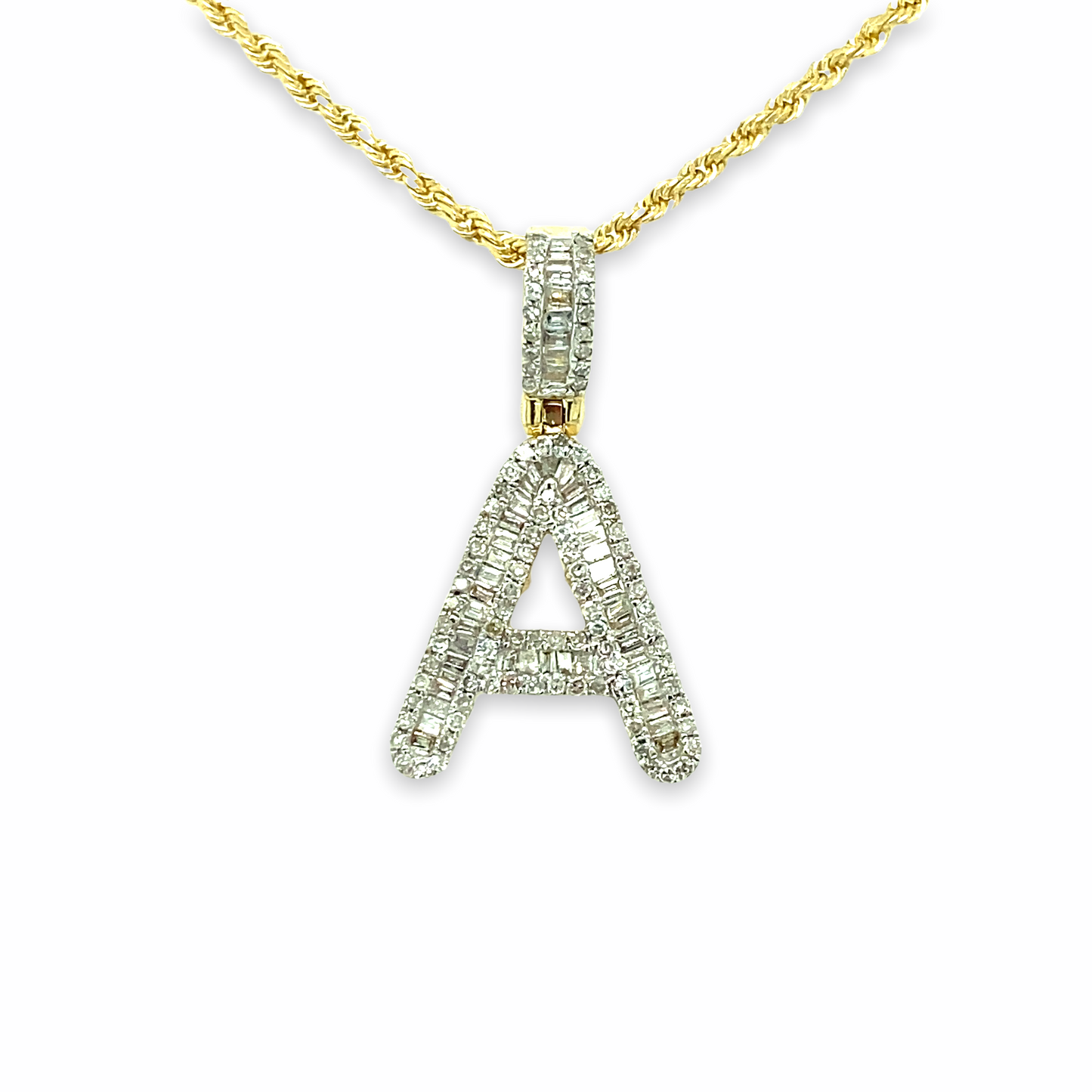 Pendentif lettres en or 10 carats et diamants